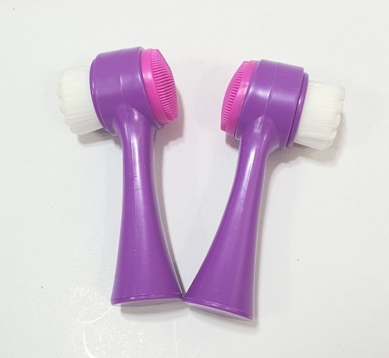 فیس براش دسته دار رنگ بنفش فیس براش دسته دار رنگ بنفش