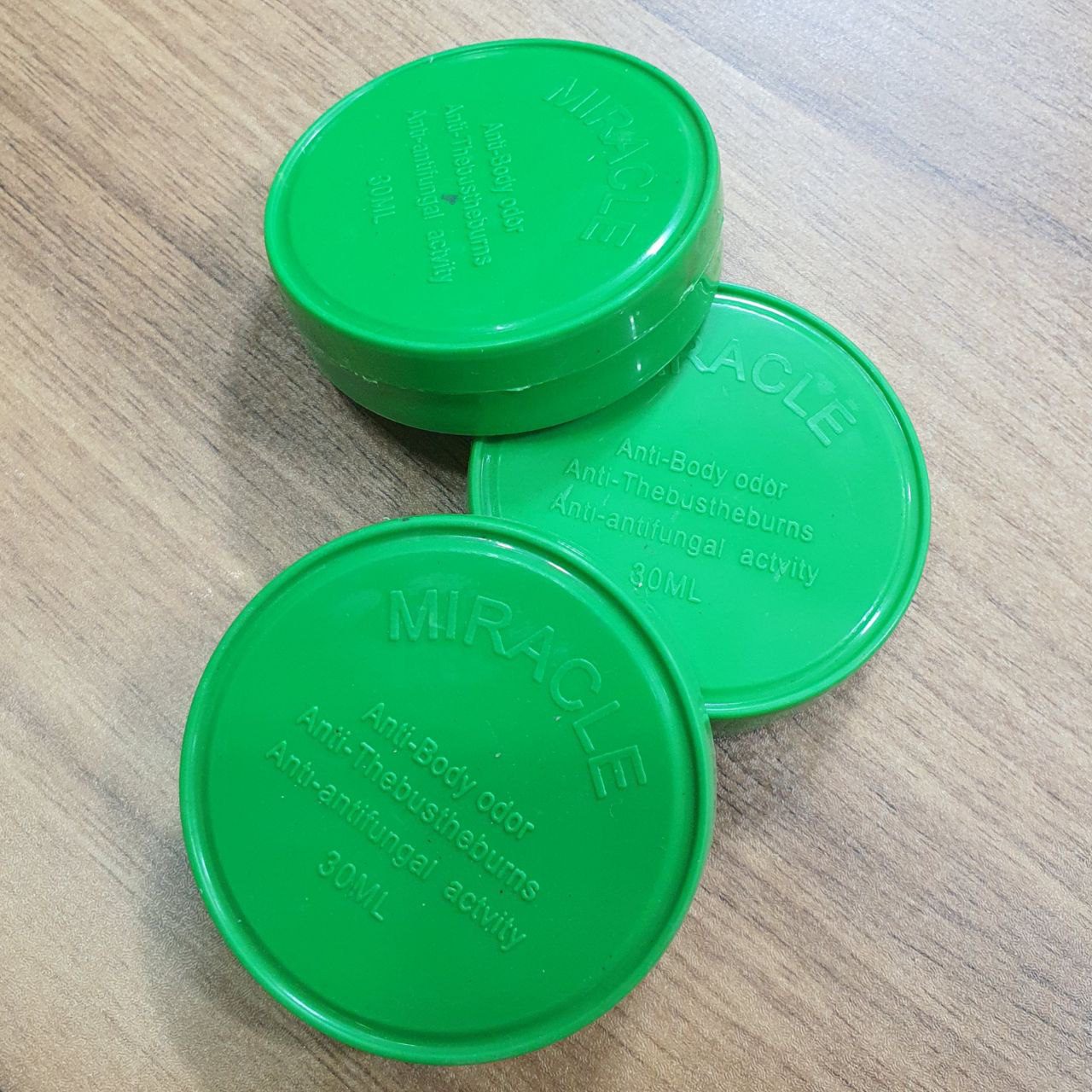 کرم ضد تعریق و بوی بد بدن میراکل حجم 30 مل رایحه لاکوست سبز