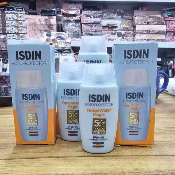 کرم ضد آفتاب بی رنگ انتی اکسیدان فیوژن واتر مجیک SPF 50 ایزدین sunscreen FusionWater Mgic Cream Anti Oxdants SPF 50 Isdin